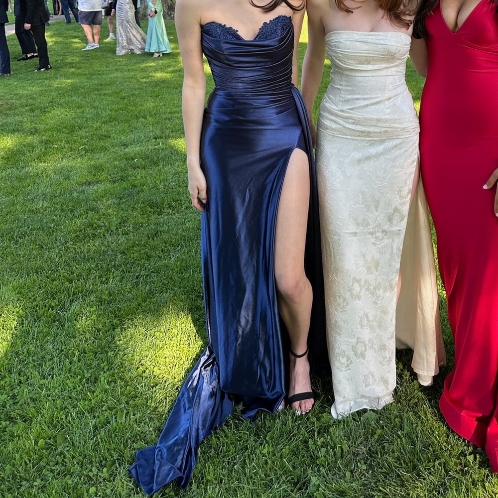Sherri Hill 55230 Navy Strapless Prom Dress Size 00 - Picture 2 of 7